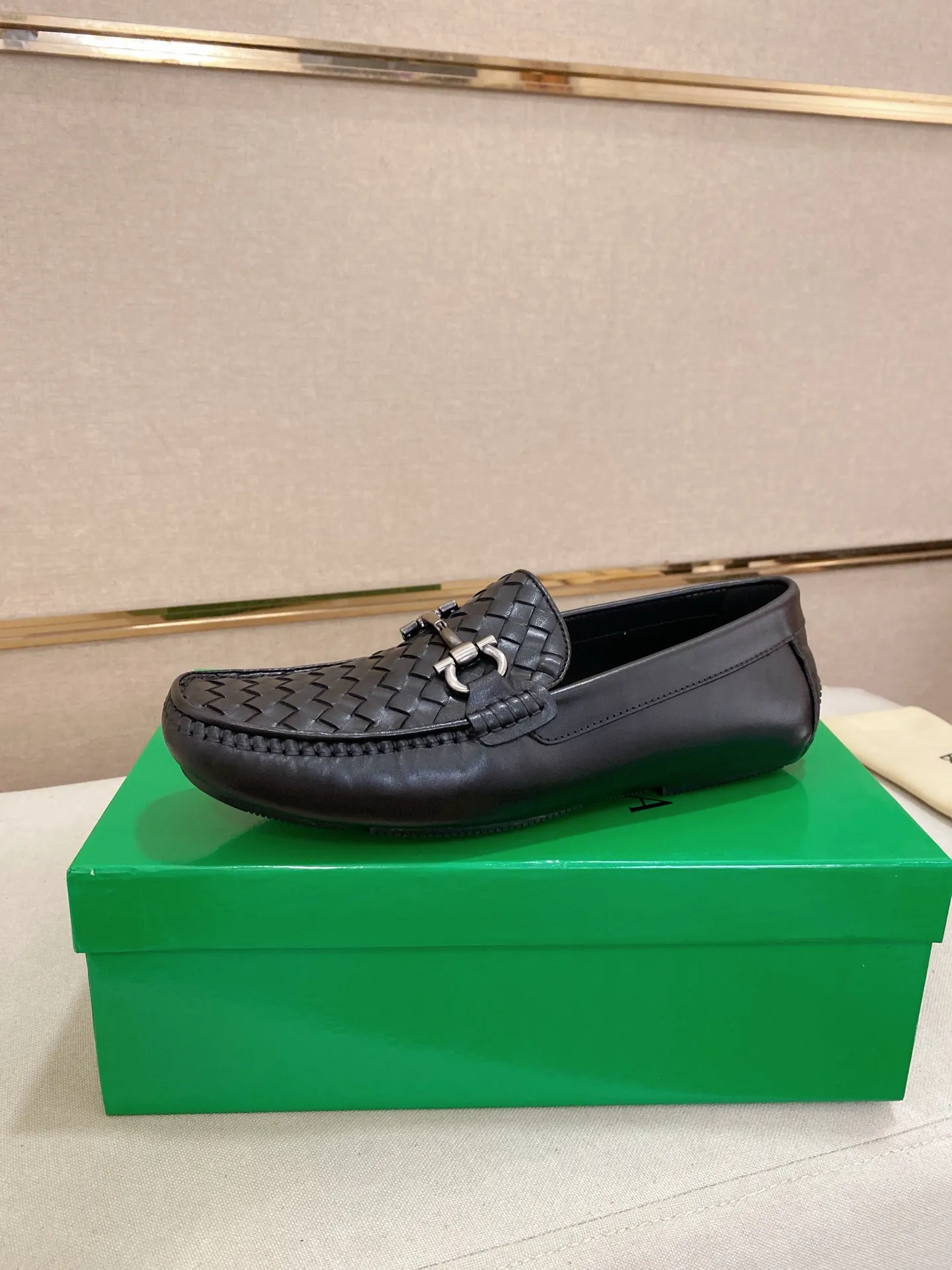 Men's shoes 💰 400💰 (Niu Li + Niu Pad) [BV] latest hot style‼ ️Casual men's shoes, uppers imported first-layer cowhide ➕Full imported cowhide lining✔️Exquisite workmanship, excellent foot feel, special rubber soles✔️, cool and fashionable, the latest fashion, fashionable outsole, hurry up. Code number: 38-44 (can be customized to 37.45, non-refundable)